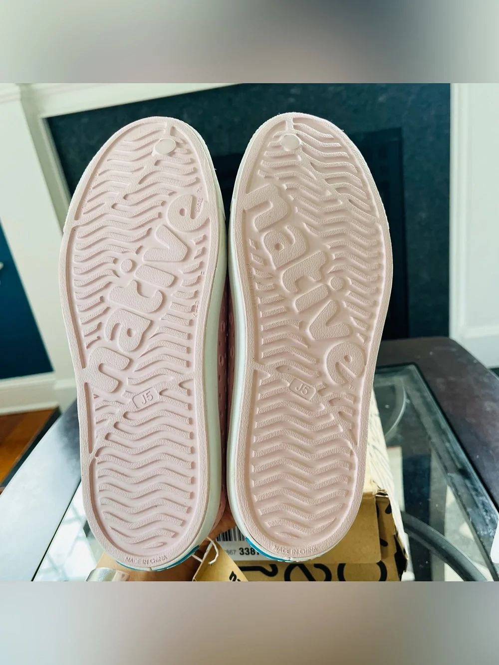 Sz J5 NATIVE Slip On Shoes Jefferson Rose Pink/Shell White Junior 5 (women 7)